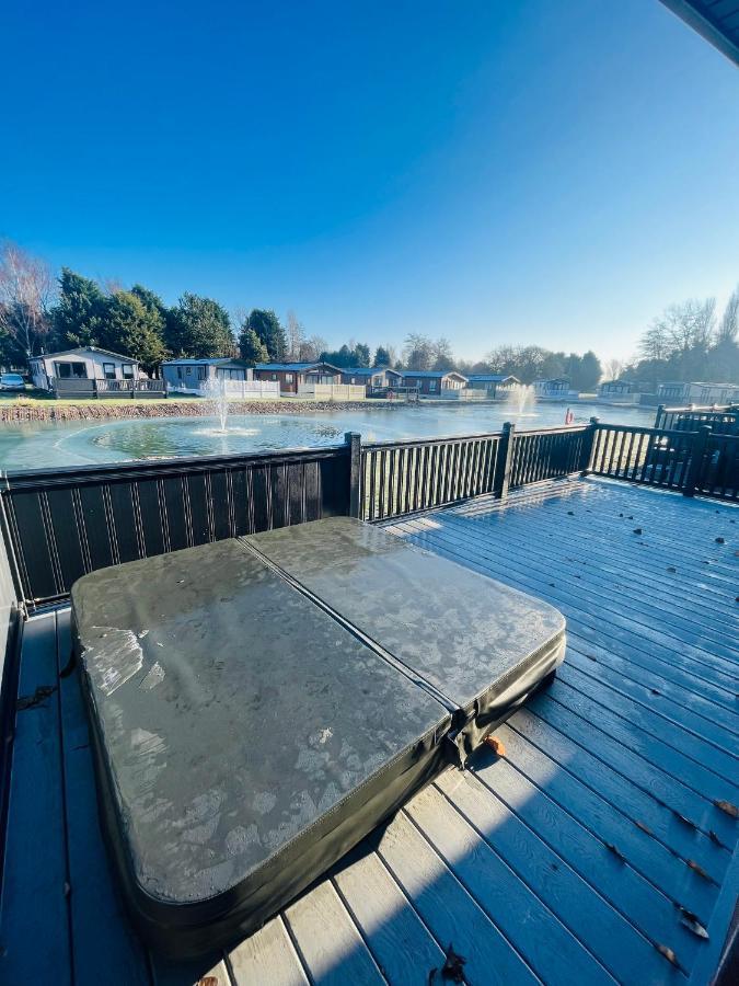 Loki'S Retreat Lodge With Hot Tub Йорк Екстер'єр фото