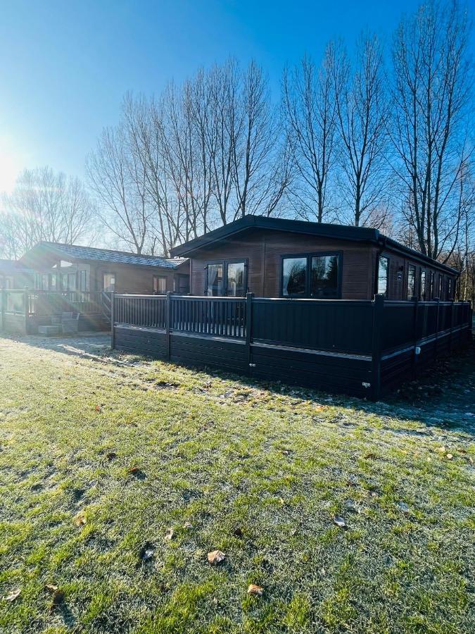 Loki'S Retreat Lodge With Hot Tub Йорк Екстер'єр фото