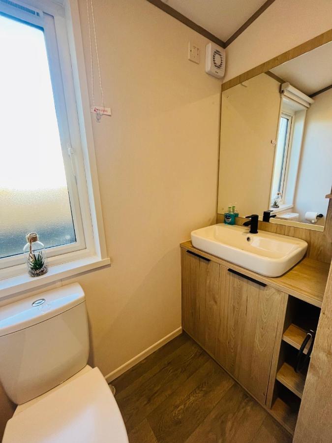 Loki'S Retreat Lodge With Hot Tub Йорк Екстер'єр фото