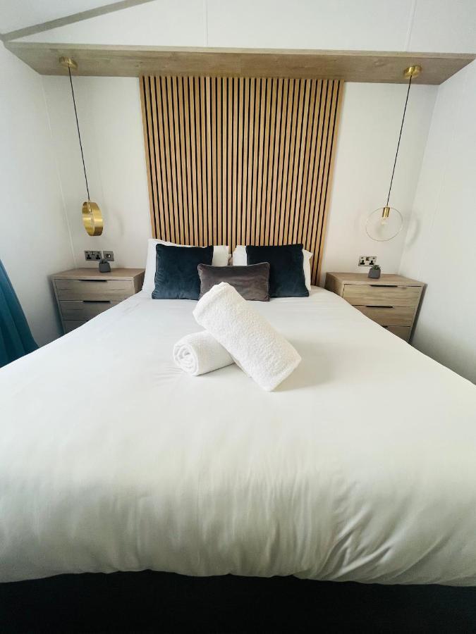 Loki'S Retreat Lodge With Hot Tub Йорк Екстер'єр фото